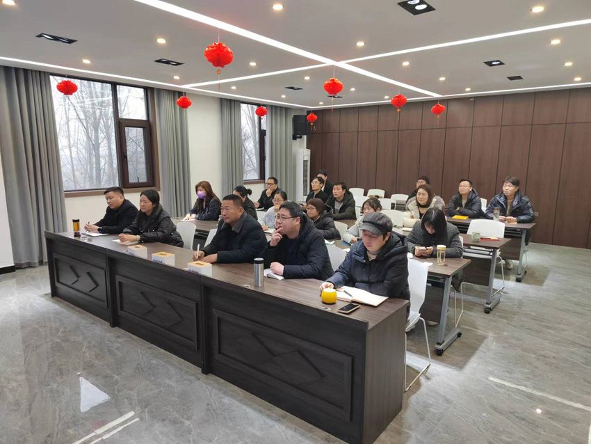 我司組織觀看“2023年中國(guó)建筑業(yè)轉(zhuǎn)型與發(fā)展云端峰會(huì)”直播